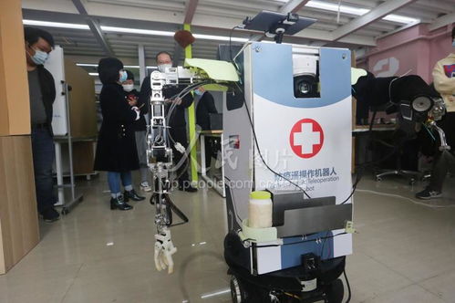 人民圖片網報道 南開大學智能防疫遙操作機器人完成測試，智能機器人研發取得新突破
